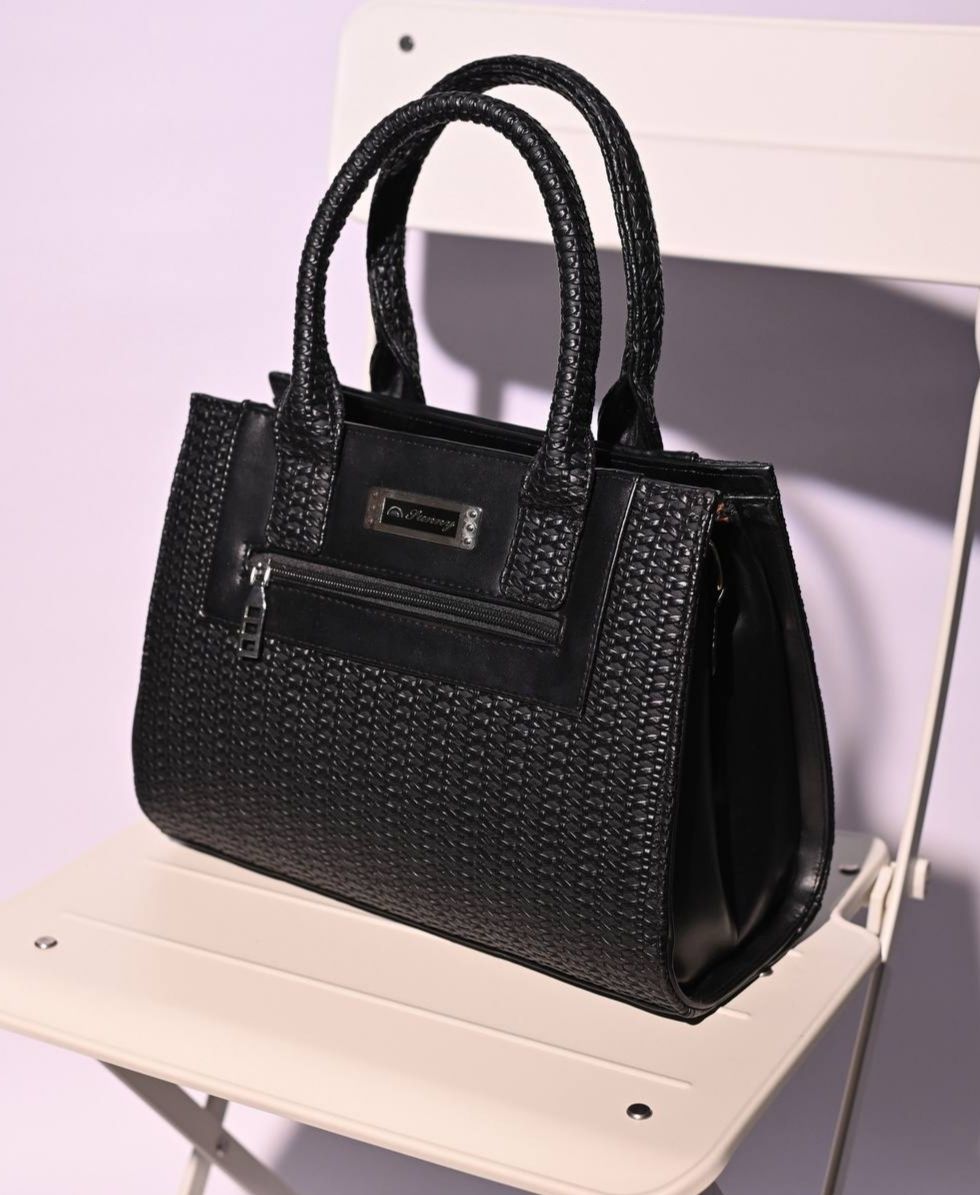 Noir Woven Executive