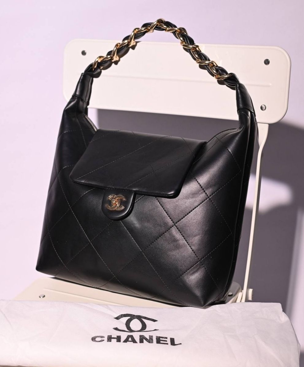 Noir Quilted Chain Hobo