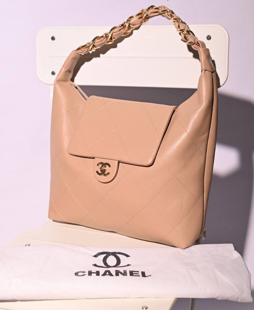 Noir Quilted Chain Hobo