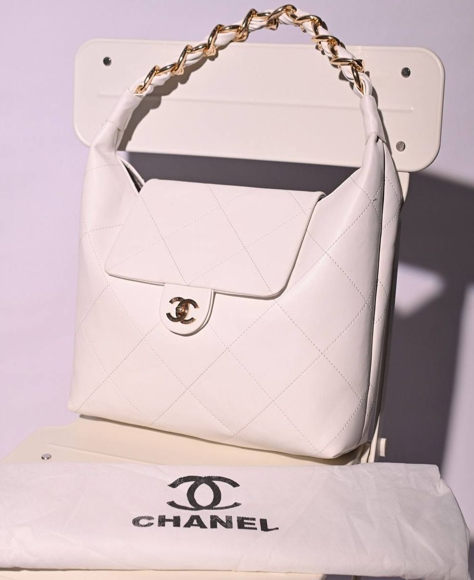 Noir Quilted Chain Hobo