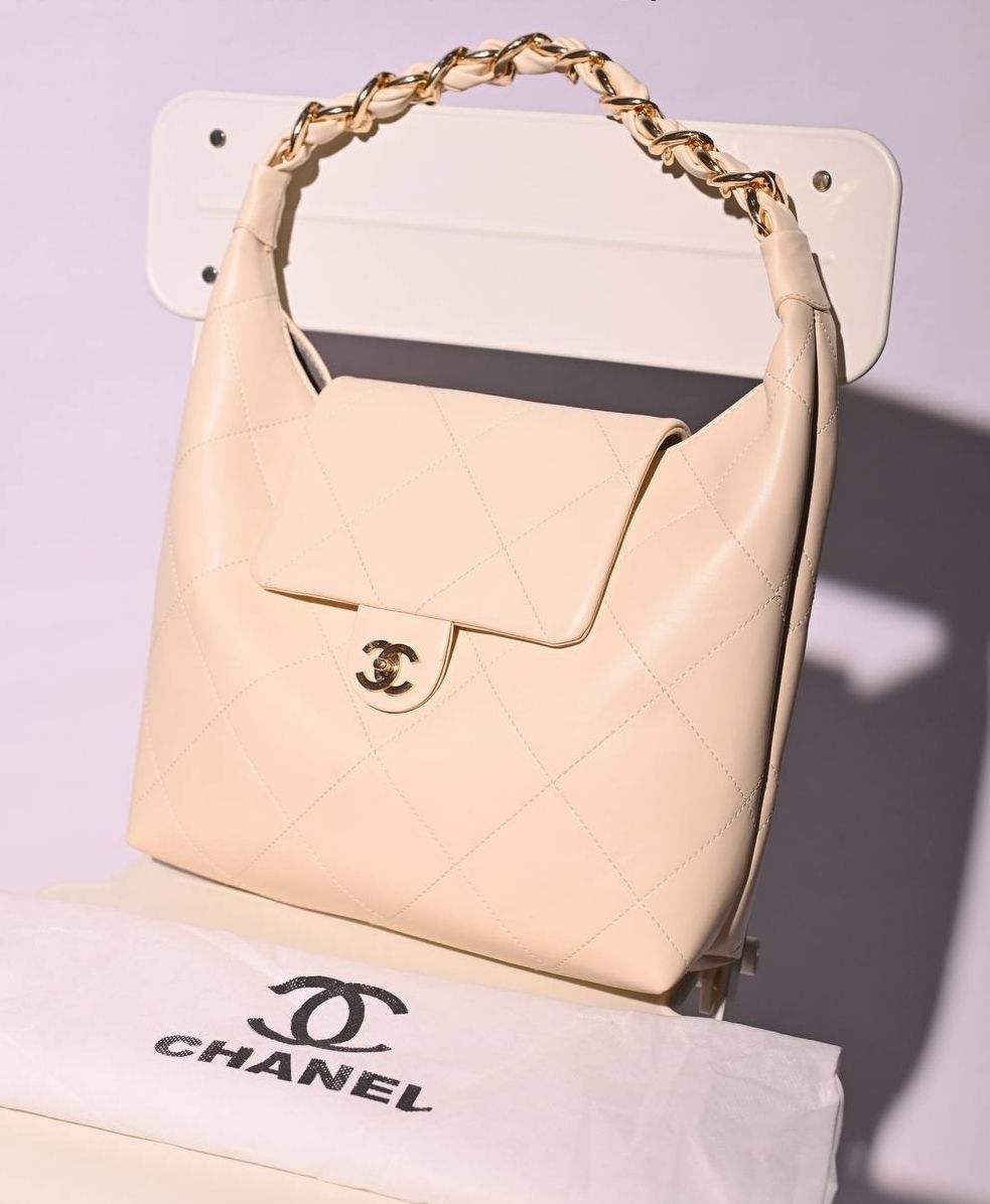 Noir Quilted Chain Hobo