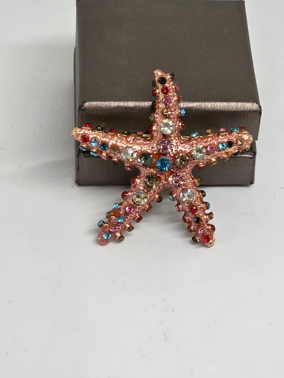The Rosé Étoile Starfish Brooch